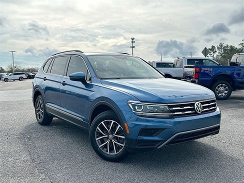 Used 2020 Volkswagen Tiguan SE image 1