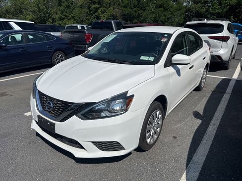 Used 2019 Nissan Sentra S FWD image 2