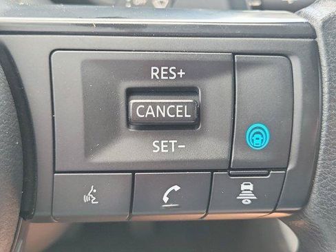 Used 2024 Nissan Rogue SV AWD/4WD image 25