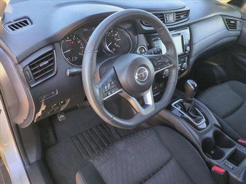 Used 2018 Nissan Rogue SV w/ Premium Package image 10