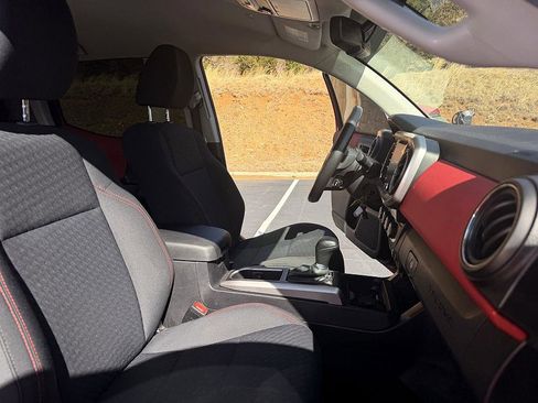 Used 2021 Toyota Tacoma SR5 image 19