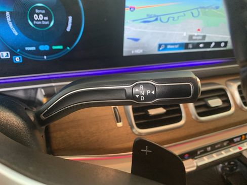 Used 2021 Mercedes-Benz GLS 450 4MATIC image 24