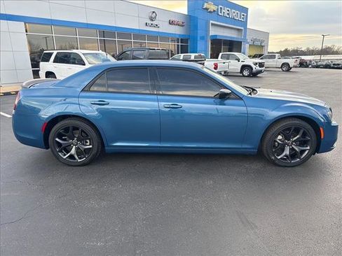 Used 2023 Chrysler 300 Touring w/ Sport Appearance Package image 6