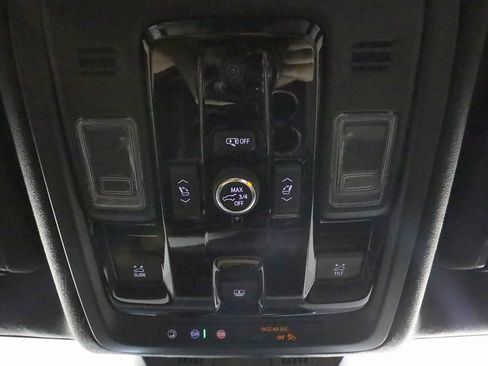 Used 2025 Cadillac Escalade V image 41