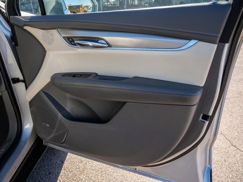 Used 2017 Cadillac XT5 Luxury w/ Driver Awareness Package FWD image 20