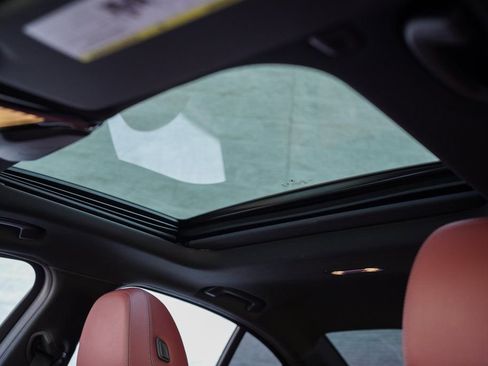 Used 2023 BMW 330i xDrive 330i xDrive w/ M Sport Package image 36