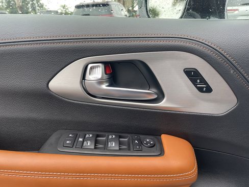 New 2026 Chrysler Pacifica Pinnacle image 14