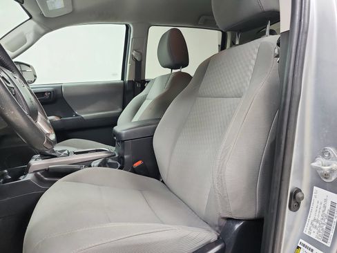Used 2022 Toyota Tacoma SR5 RWD image 10