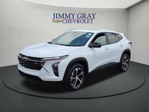 New 2026 Chevrolet Trax RS w/ Sunroof Package FWD image 1