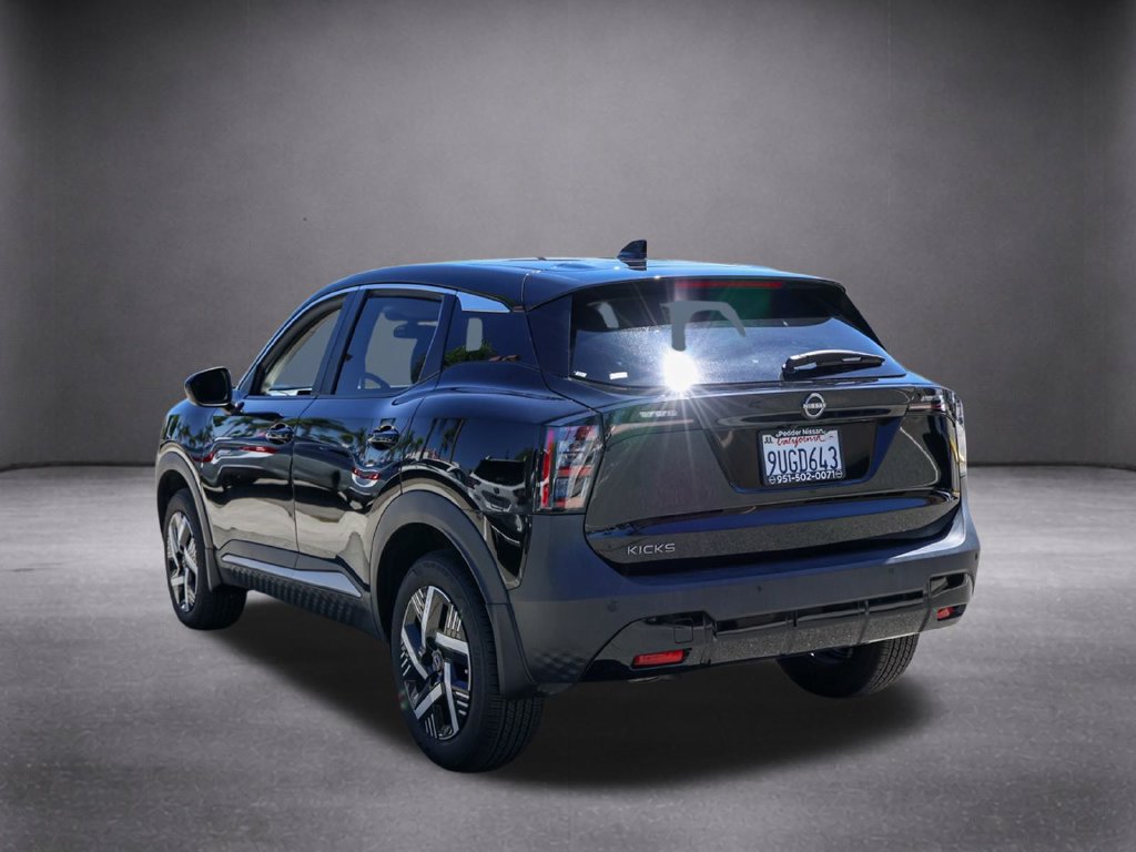 Used 2025 Nissan Kicks SV FWD image 8