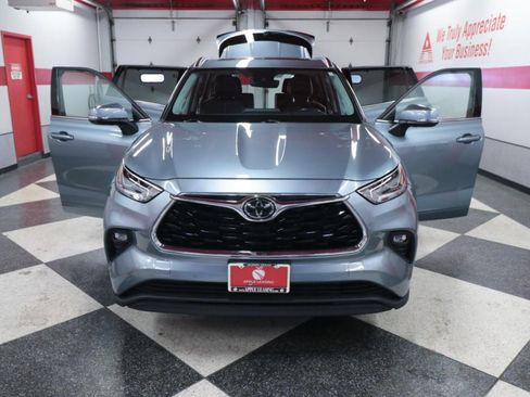 Used 2022 Toyota Highlander Limited image 26