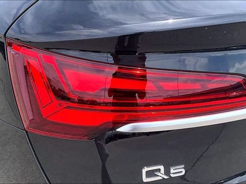 Used 2023 Audi Q5 2.0T Premium Plus w/ Premium Plus Package AWD/4WD image 32
