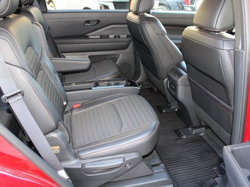 Used 2024 Nissan Pathfinder Rock Creek image 18