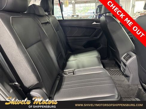 Used 2024 Volkswagen Tiguan SE image 40