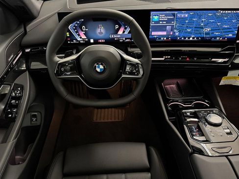 Used 2026 BMW 530i w/ Premium Package RWD image 28