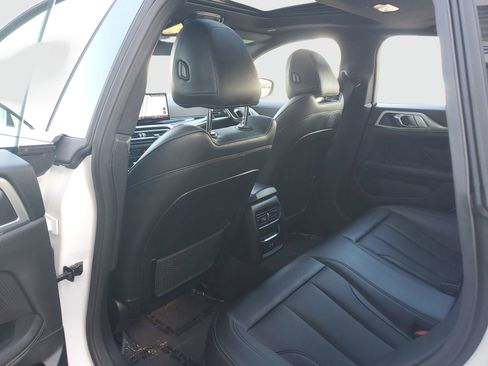 Used 2024 BMW i4 eDrive40 image 16