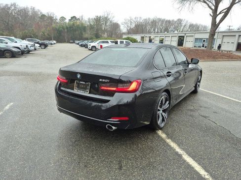 Used 2023 BMW 330i Sedan w/ Premium Package image 9