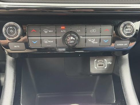 Used 2024 Jeep Compass Trailhawk AWD/4WD image 29