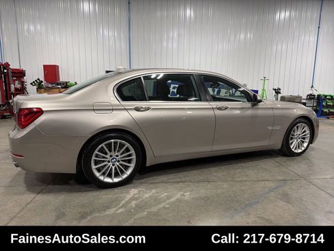 Used 2015 BMW 750Li xDrive image 23