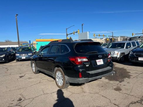 Used 2015 Subaru Outback 2.5i Premium image 8