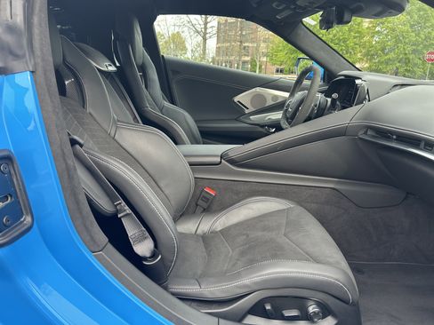 Used 2024 Chevrolet Corvette Stingray Premium Cpe w/ Z51 Performance Package RWD image 31