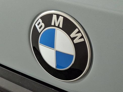 Used 2027 BMW X7 xDrive40i w/ M Sport Package AWD/4WD image 32