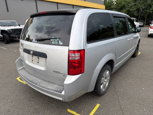 Used 2010 Dodge Grand Caravan SE FWD image 7