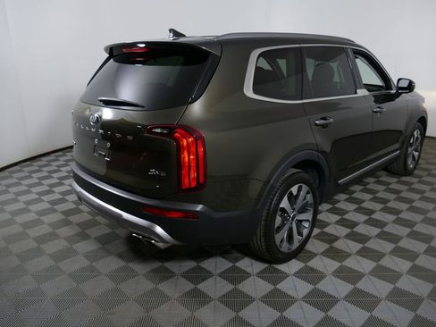 Used 2020 Kia Telluride S AWD/4WD image 3