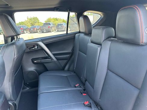 Used 2018 Toyota RAV4 SE w/ Power Extra Value Package FWD image 8