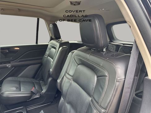 Used 2022 Lincoln Aviator Reserve w/ Elements Package Plus image 22