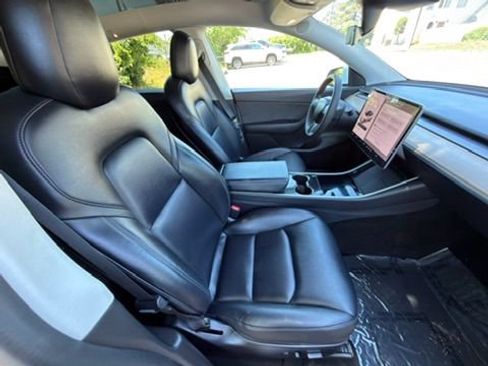 Used 2020 Tesla Model Y Long Range AWD/4WD image 30