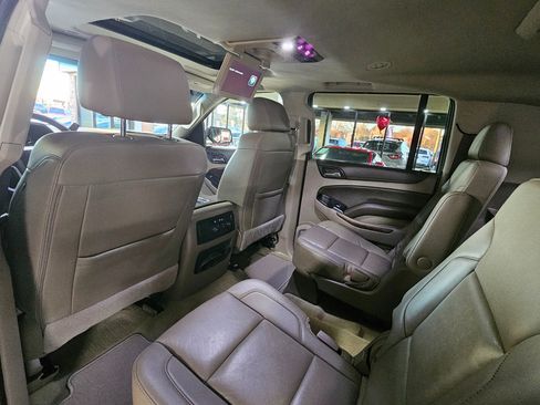 Used 2018 Chevrolet Suburban LT image 29