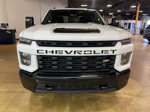 Used 2021 Chevrolet Silverado 2500 Custom w/ Custom Value Package AWD/4WD image 3
