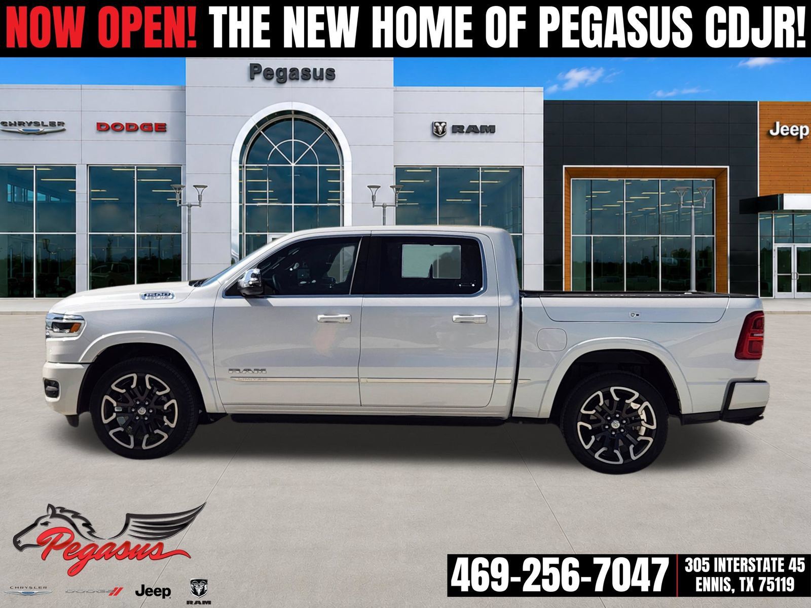 Used 2025 RAM 1500 Limited w/ Body Color Bumper Group AWD/4WD image 3