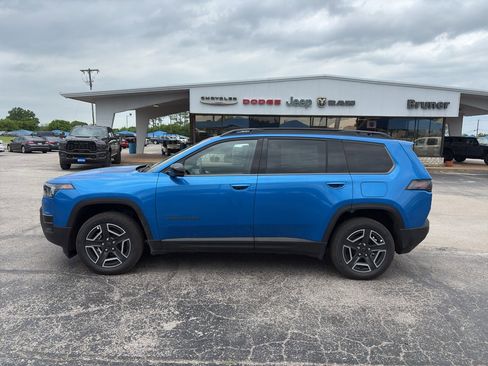 New 2026 Jeep Cherokee Limited image 9