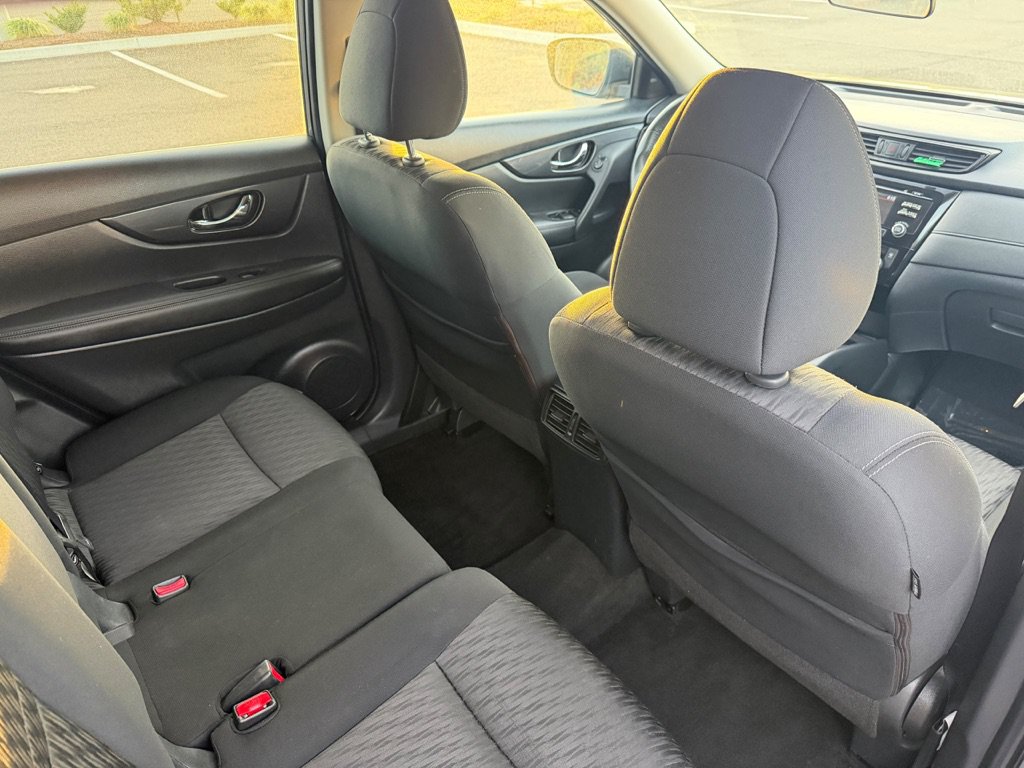 Used 2017 Nissan Rogue SV FWD image 15