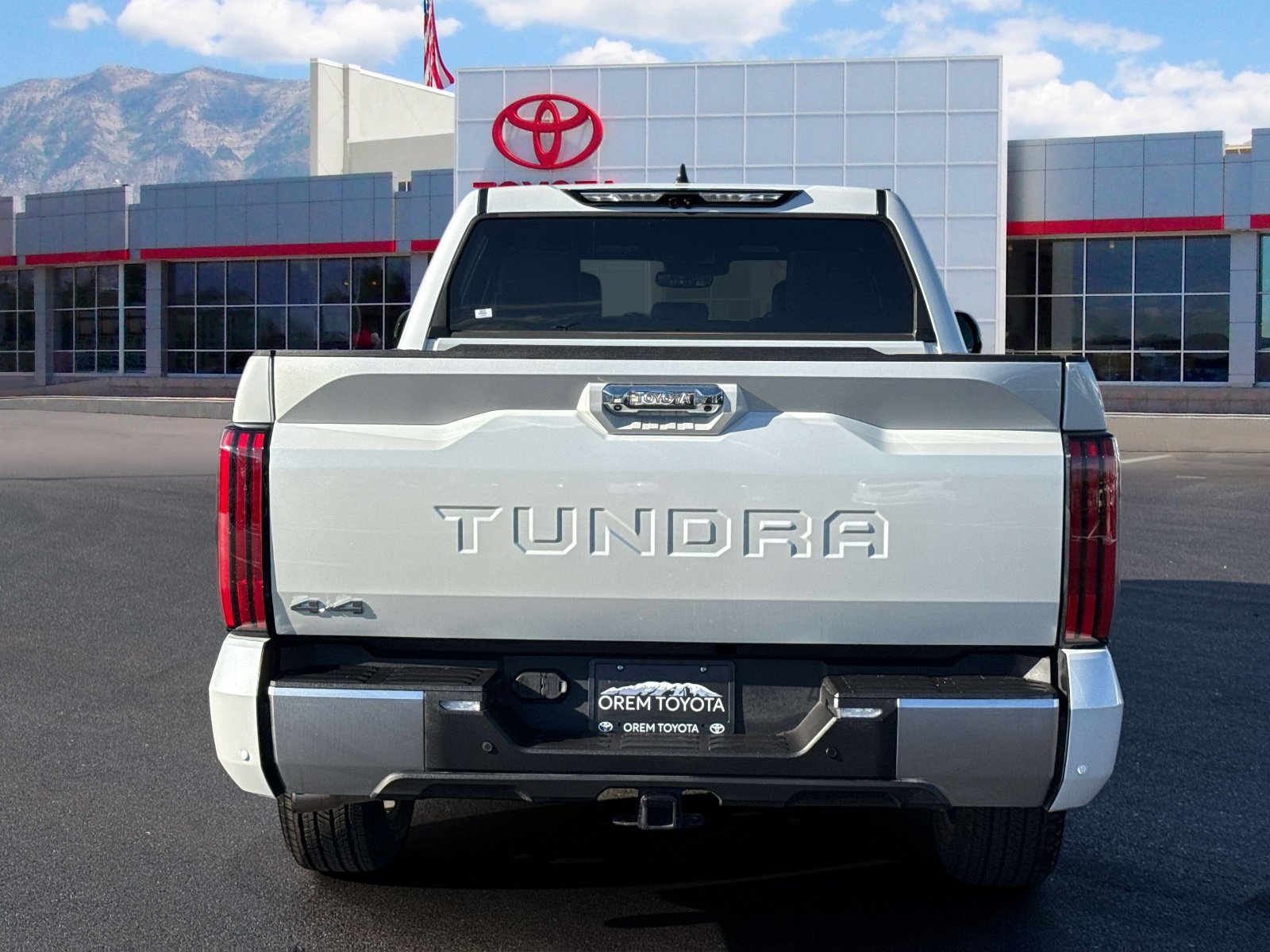 Used 2026 Toyota Tundra Limited AWD/4WD image 5