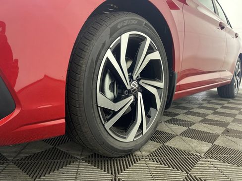 New 2025 Volkswagen Jetta SEL image 31