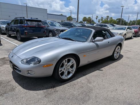Used 2003 Jaguar XK8 Convertible RWD image 8