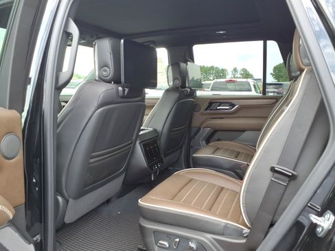 New 2026 GMC Yukon Denali Ultimate AWD/4WD image 24