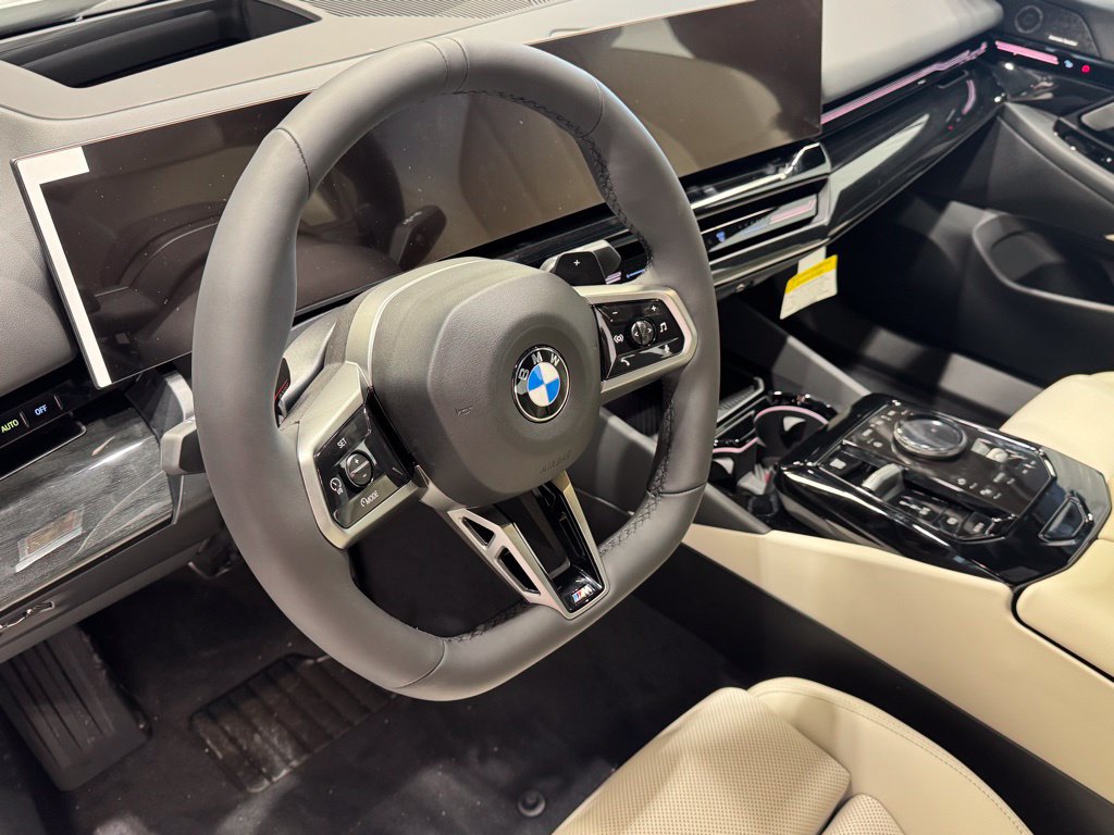 Used 2026 BMW 530i xDrive w/ M Sport Package AWD/4WD image 15