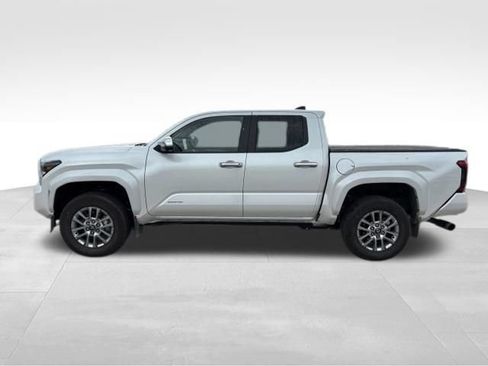Used 2024 Toyota Tacoma Limited w/ Limited Package (LT) AWD/4WD image 2