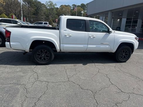 Used 2023 Toyota Tacoma SR5 w/ Technology Package image 6