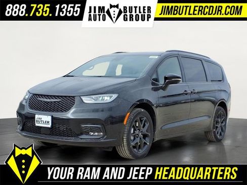 New 2026 Chrysler Pacifica Select w/ S Appearance Package AWD/4WD image 1
