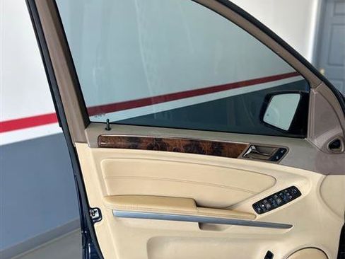 Used 2012 Mercedes-Benz GL 450 4MATIC image 13