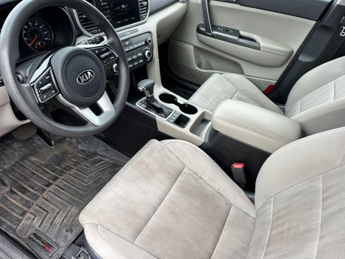 Used 2022 Kia Sportage LX image 10