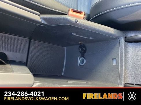 New 2025 Volkswagen Tiguan SE image 43