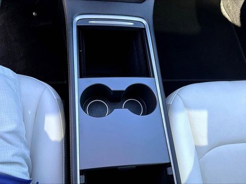 Used 2021 Tesla Model 3 Long Range image 16