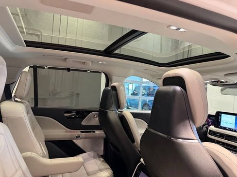 Used 2025 Lincoln Aviator Reserve w/ Equipment Group 201A AWD/4WD image 46