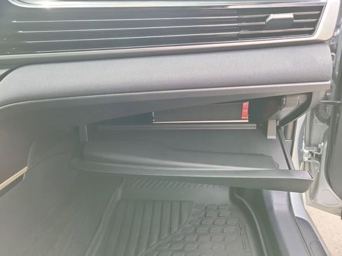 Used 2025 Toyota Camry LE image 39